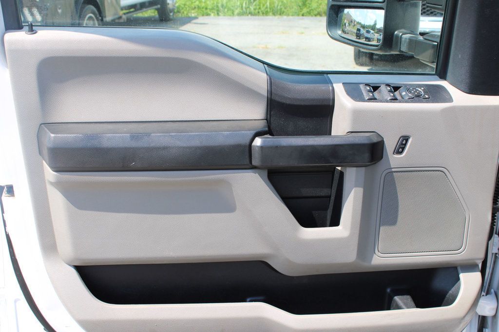 2019 Ford Super Duty F-350 DRW XL 4WD Crew Cab 8' Box - 23068895 - 13