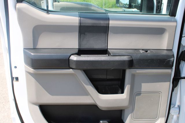 2019 Ford Super Duty F-350 DRW XL 4WD Crew Cab 8' Box - 23068895 - 15