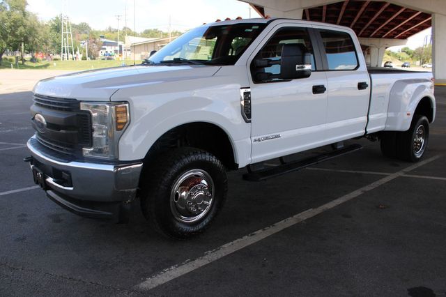 2019 Ford Super Duty F-350 DRW XL 4WD Crew Cab 8' Box - 23068895 - 3