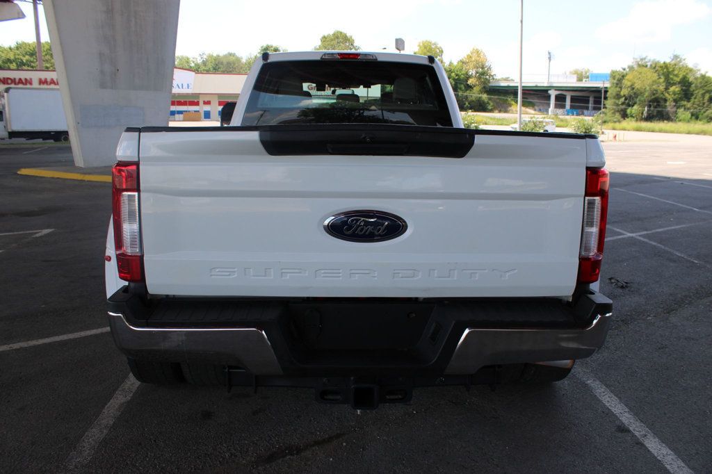 2019 Ford Super Duty F-350 DRW XL 4WD Crew Cab 8' Box - 23068895 - 6