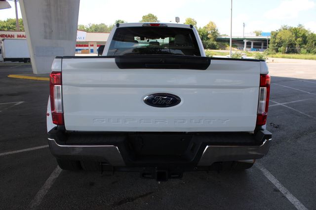 2019 Ford Super Duty F-350 DRW XL 4WD Crew Cab 8' Box - 23068895 - 6