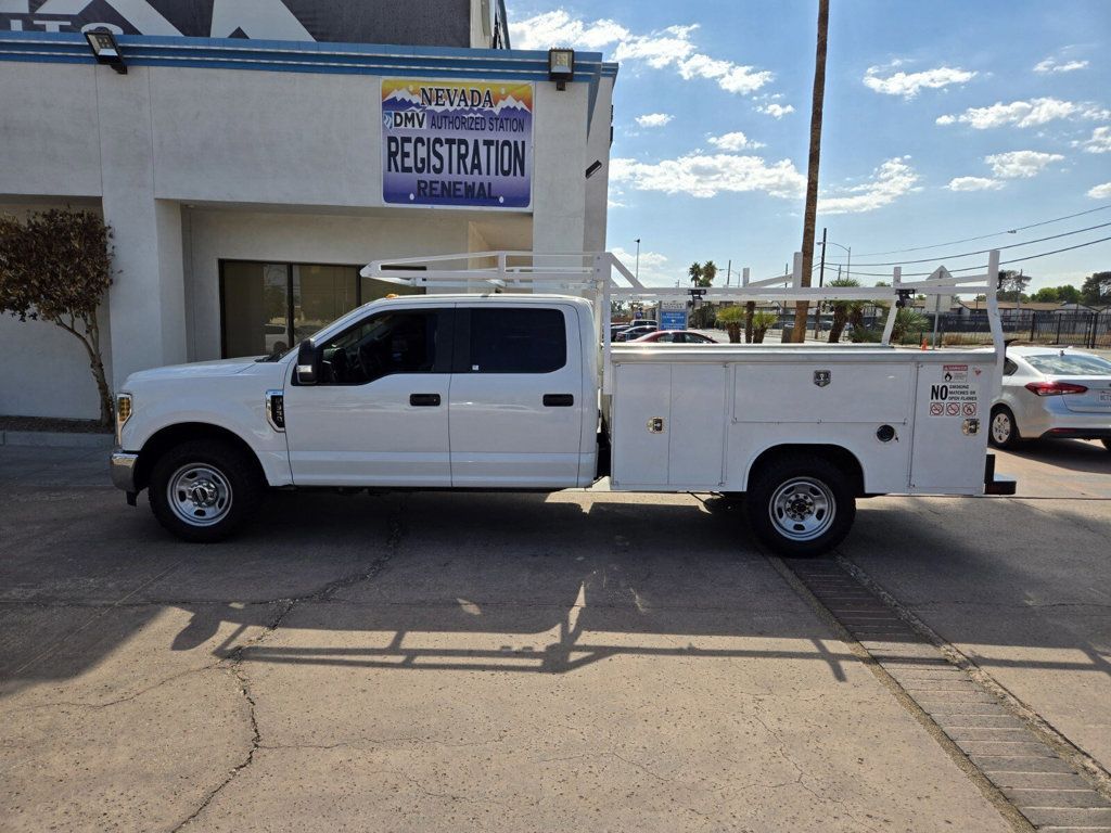 2019 Ford Super Duty F-350 SRW Cab-Chassis XL 2WD Crew Cab 179" WB 60" CA - 22629664 - 1