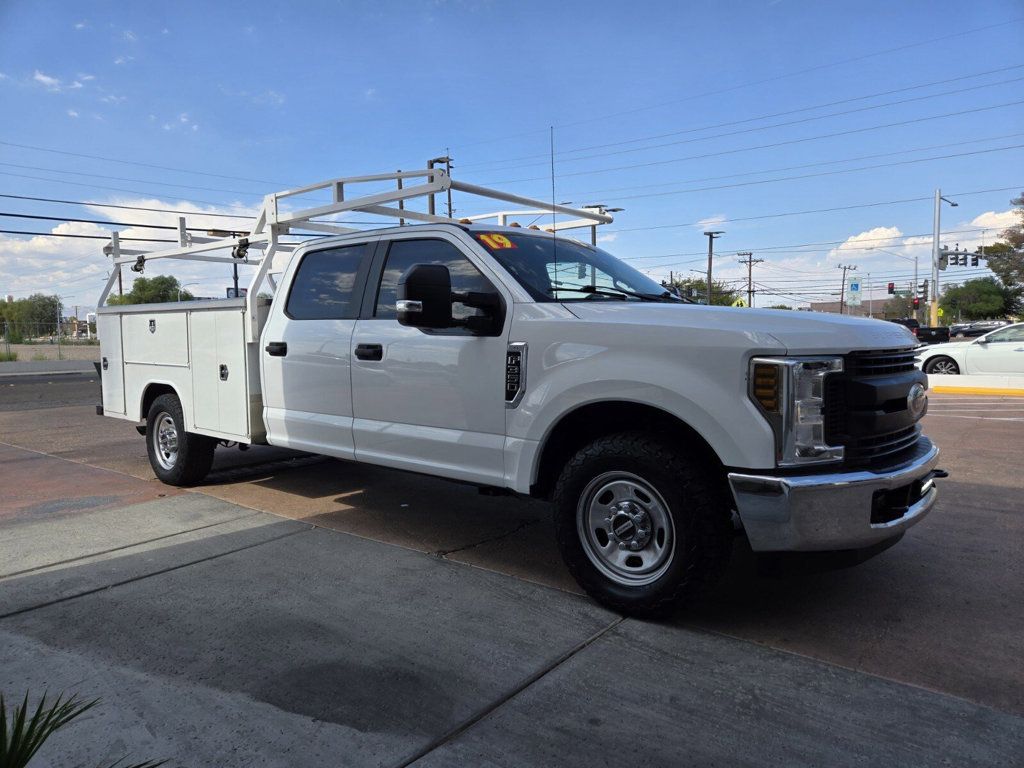 2019 Ford Super Duty F-350 SRW Cab-Chassis XL 2WD Crew Cab 179" WB 60" CA - 22629664 - 3