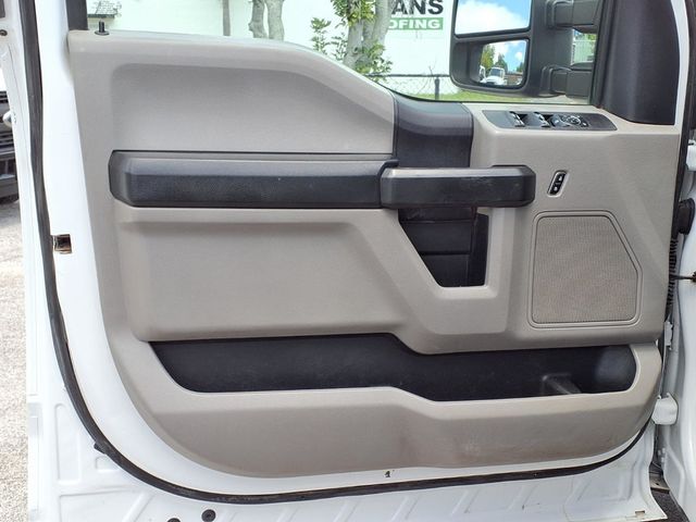 2019 Ford Super Duty F-450 DRW Cab-Chassis 12' Flatbed - 23032307 - 13