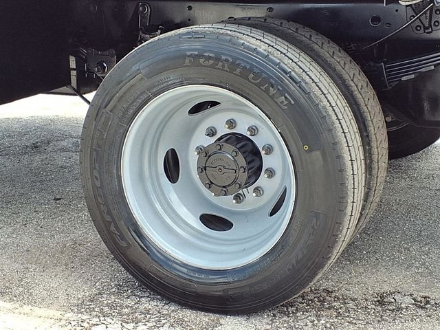 2019 Ford Super Duty F-450 DRW Cab-Chassis 12' Flatbed - 23032307 - 37