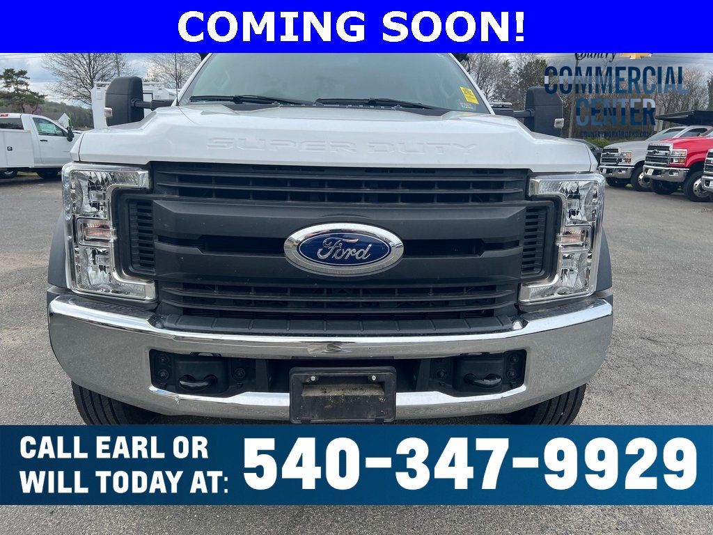 2019 Ford Super Duty F-450 DRW Cab-Chassis XL - 22396588 - 8