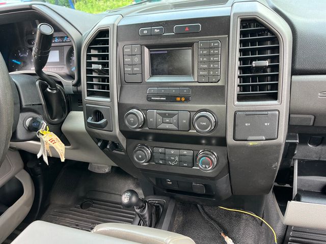 2019 Ford Super Duty F-550 DRW ONE OWNER - CLEAN CARFAX - WORKHORSE - 23035678 - 27