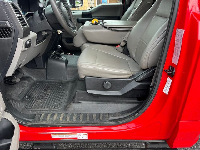 2019 Ford Super Duty F-550 DRW ONE OWNER - CLEAN CARFAX - WORKHORSE - 23035678 - 29