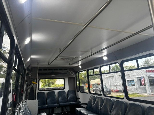 2019 Ford SUPER DUTY SHUTTLE E-450 BUS - 23004848 - 10