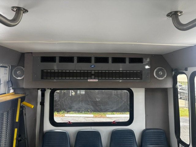 2019 Ford SUPER DUTY SHUTTLE E-450 BUS - 23004848 - 11