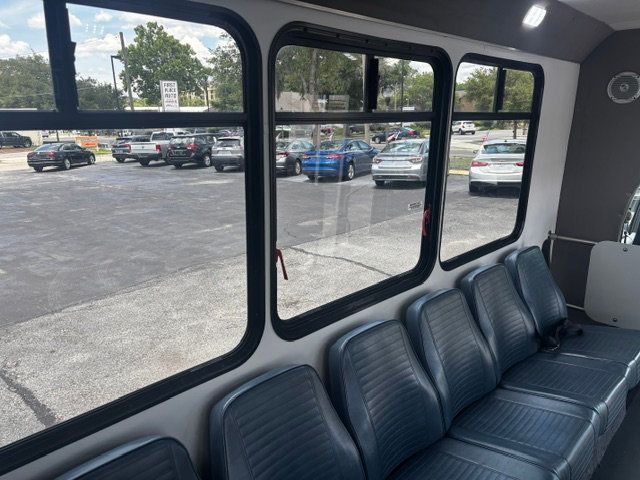 2019 Ford SUPER DUTY SHUTTLE E-450 BUS - 23004848 - 17