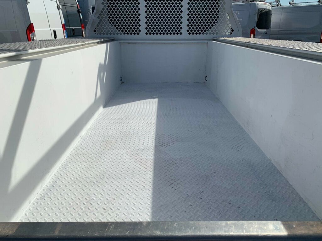 2019 Ford Transit Chassis T-350 HD Chassis Cutaway Dually DRW 138" WB 10360 GVWR 1-OWNER - 22991514 - 19