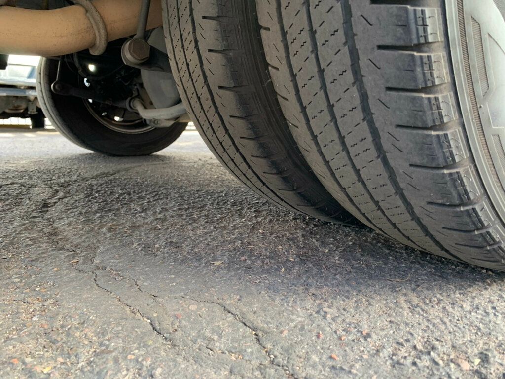 2019 Ford Transit Chassis T-350 HD Chassis Cutaway Dually DRW 138" WB 10360 GVWR 1-OWNER - 22991514 - 4