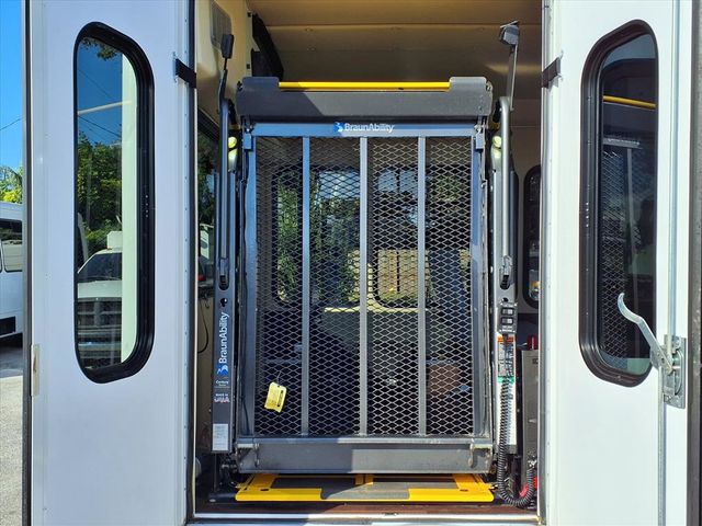 2019 Ford Transit Cutaway T-350 DRW 156" WB 10360 GVWR - 22947585 - 10