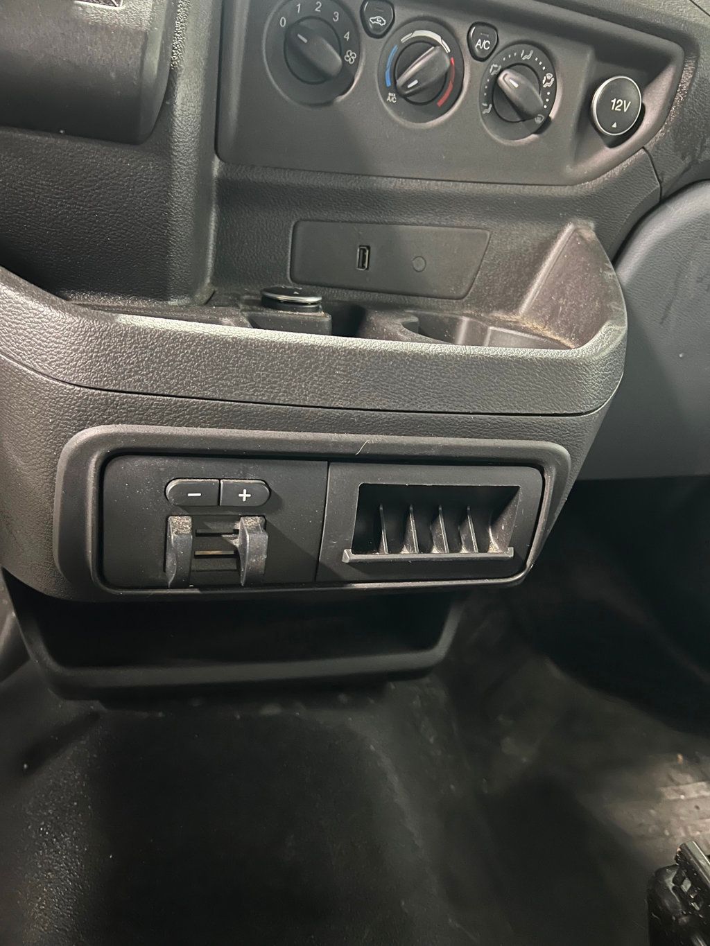 2019 Ford Transit Van photo 26