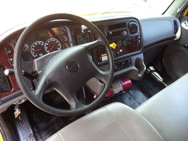 2019 Freightliner Business Class M2 106 26ft Dry Freight Box Truck With Liftgate NO CDL - 23019162 - 38