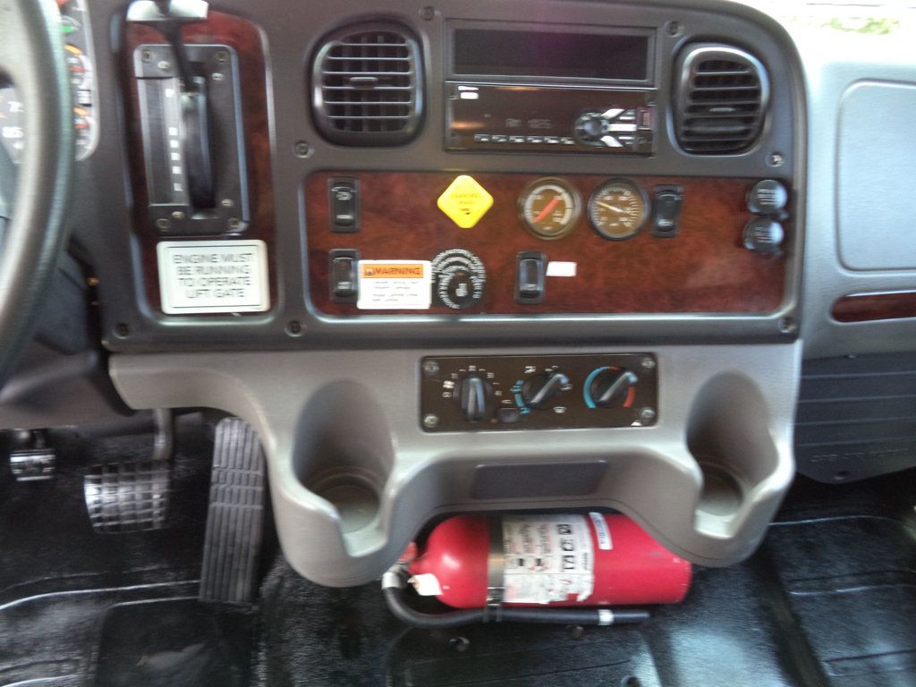 2019 Freightliner Business Class M2 106 26ft Dry Freight Box Truck With Liftgate NO CDL - 23019162 - 39