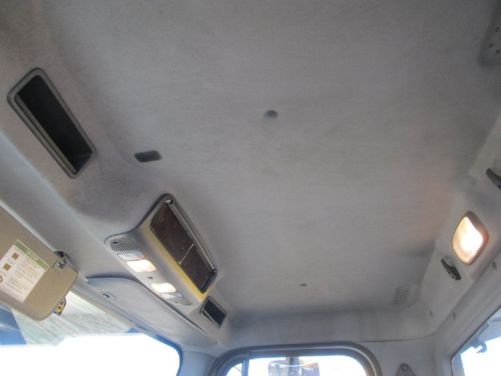 2019 Freightliner Business Class M2 106 w/ 30ft Chevron 4 - car carrier - 23013042 - 13