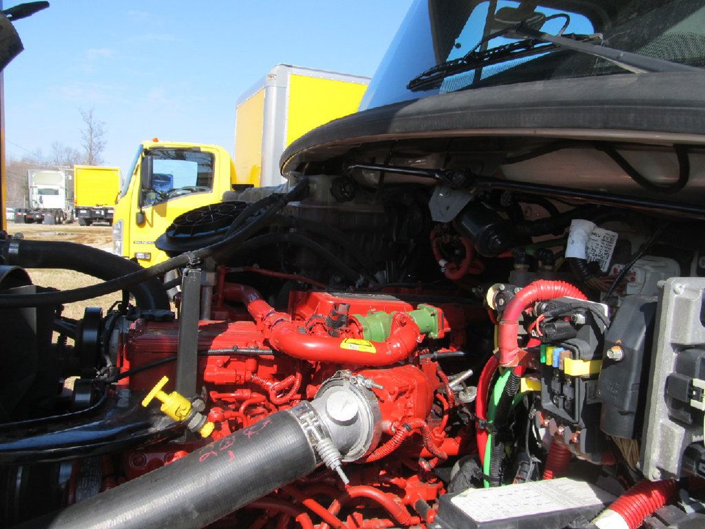 2019 Freightliner Business Class M2 106 w/ 30ft Chevron 4 - car carrier - 23013042 - 16