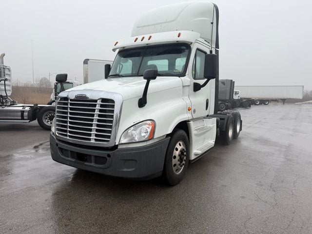 2019 Freightliner CA125DC PX125064ST - 22981845 - 1