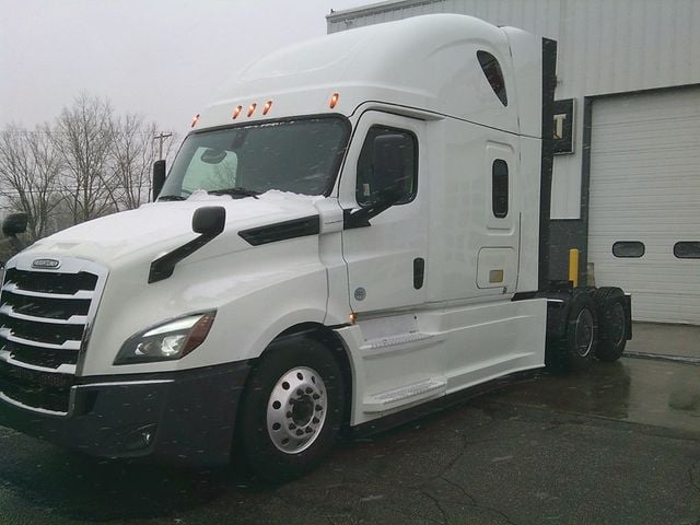 2019 Used Freightliner Cascadia 2019 Freightliner Cascadia Sleeper at ...