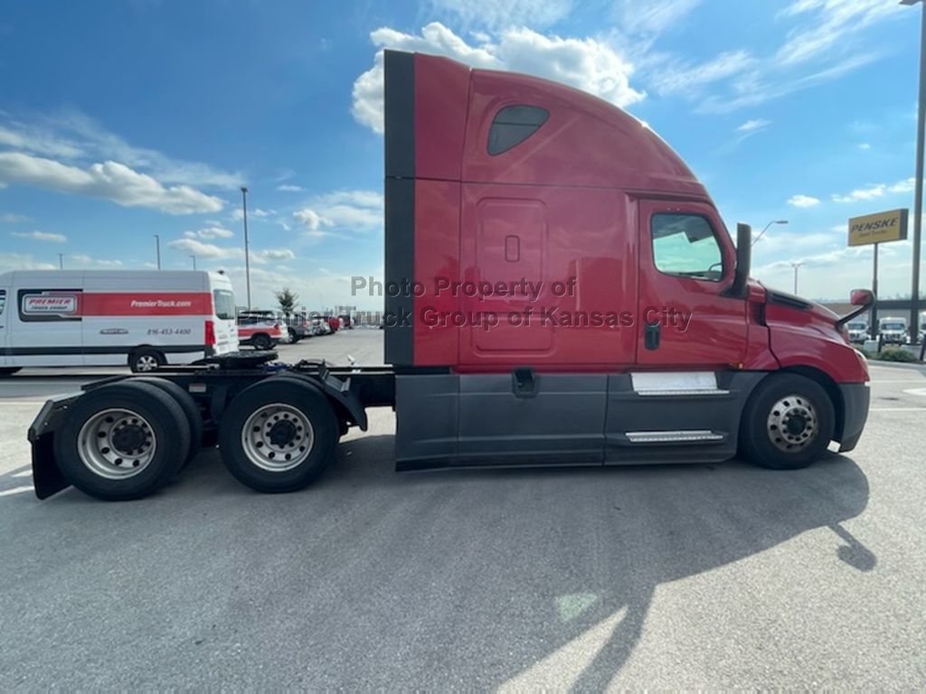 pre owned freightliner kansas city