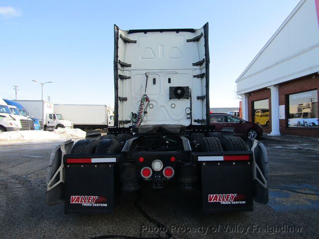 2019 Freightliner Cascadia 126  - 22931982 - 8
