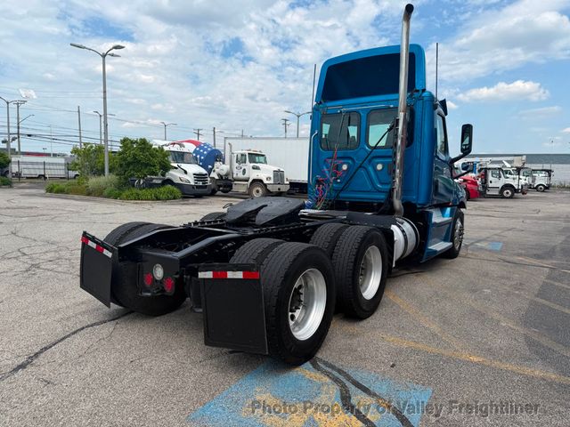 2019 Freightliner Cascadia 126  - 23037108 - 7