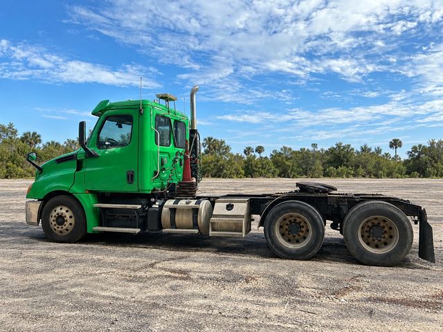 2019 Freightliner Cascadia 126 6x4 T/A Day Cab Truck Tractor - 23098522 - 2