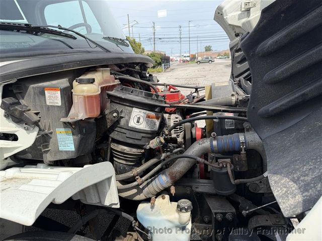 2019 Freightliner M2 106  - 23076103 - 12