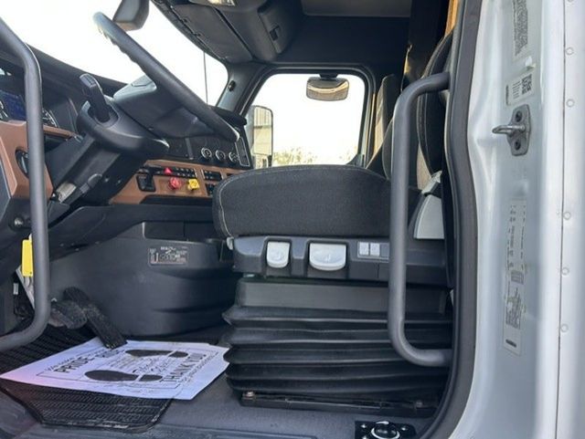 2019 Freightliner PT126SLP 2019 FREIGHTLINER CASCADIA SLEEPER - 23095088 - 9