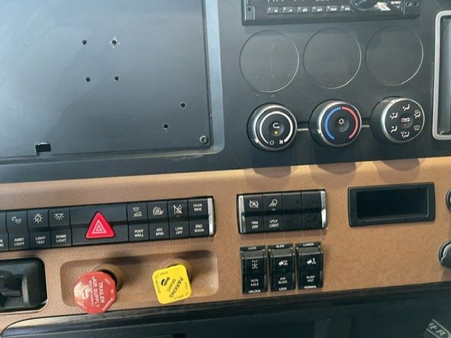 2019 Freightliner PT126SLP 2019 FREIGHTLINER CASCADIA SLEEPER - 23095088 - 15