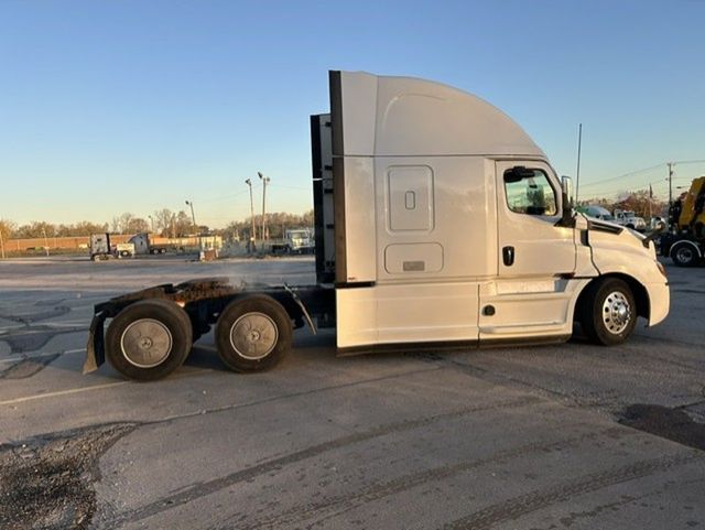 2019 Freightliner PT126SLP 2019 FREIGHTLINER CASCADIA SLEEPER - 23095088 - 4