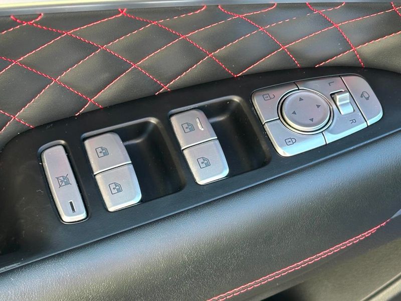 2019 Genesis G70 2.0T Advanced AWD - 22929913 - 13