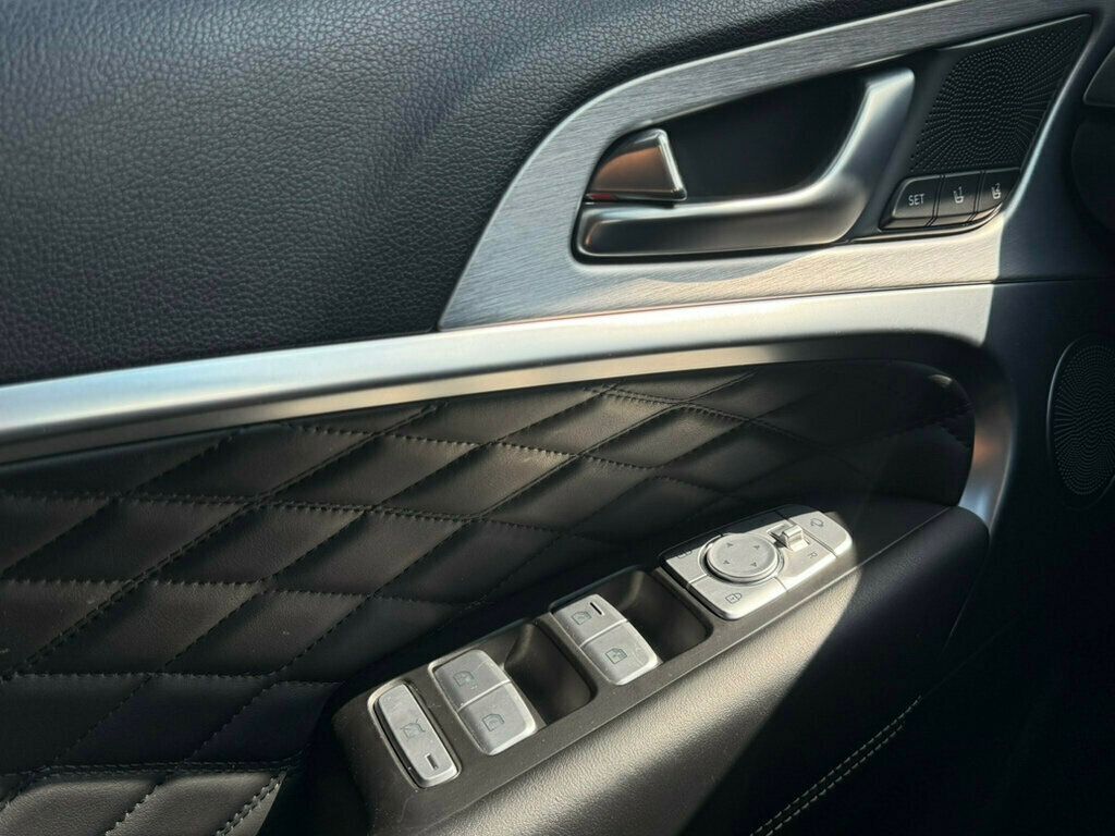 2019 Genesis G70 2.0T Advanced AWD - 23018251 - 34