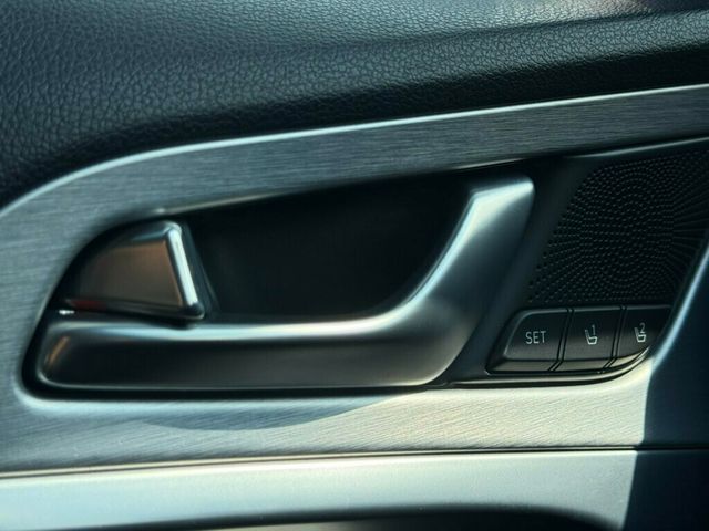 2019 Genesis G70 2.0T Advanced AWD - 23018251 - 35