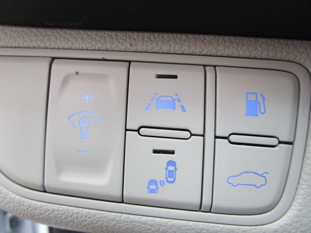 2019 Genesis G70 3.3T Advanced AWD - 22962613 - 25