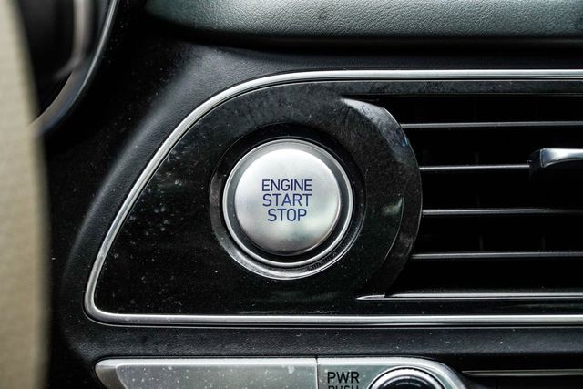 2019 Genesis G70 3.3T Design RWD - 22997580 - 21