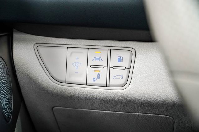 2019 Genesis G70 3.3T Design RWD - 22997580 - 36