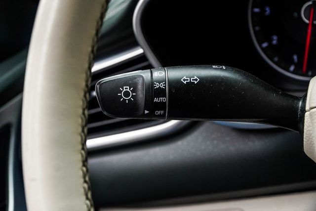 2019 Genesis G70 3.3T Design RWD - 22997580 - 37