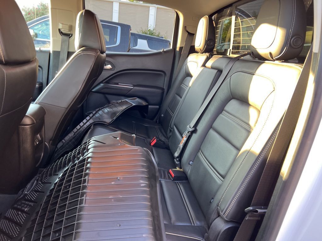 2019 GMC Canyon Denali - 22601337 - 32