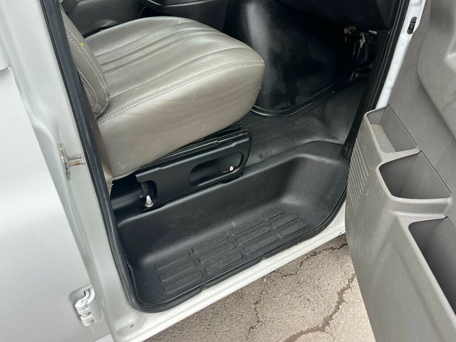 2019 GMC Savana Cargo Van Mini Duramax turbo Diesel Work Van  - 22986902 - 11