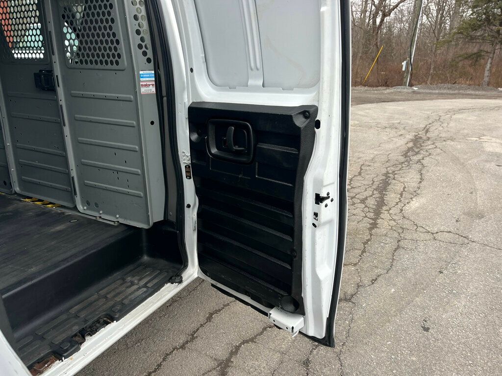 2019 GMC Savana Cargo Van Mini Duramax turbo Diesel Work Van  - 22986902 - 18