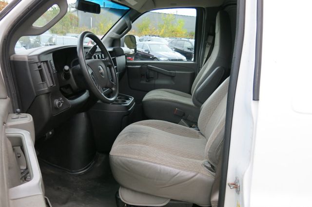 2019 GMC Savana Cargo Van RWD 2500 135" - 23095884 - 12