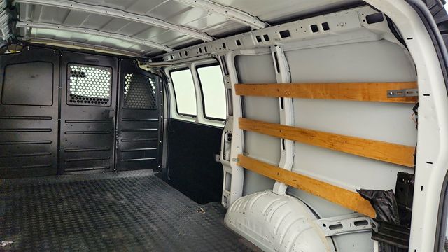 2019 GMC Savana Cargo Van RWD 2500 135'' with 6.0L V8 FlexFuel Engine & Bulkhead - 23002754 - 20