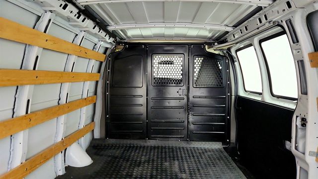 2019 GMC Savana Cargo Van RWD 2500 135'' with 6.0L V8 FlexFuel Engine & Bulkhead - 23002754 - 21