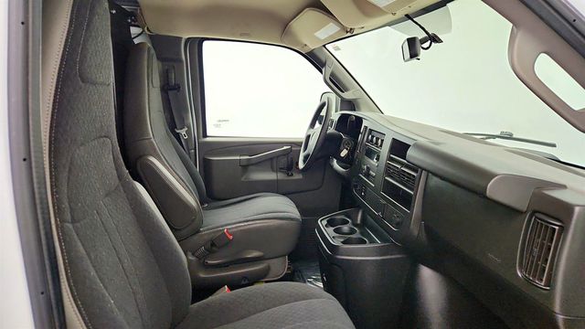 2019 GMC Savana Cargo Van RWD 2500 135'' with 6.0L V8 FlexFuel Engine & Bulkhead - 23002754 - 25