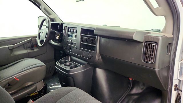 2019 GMC Savana Cargo Van RWD 2500 135'' with 6.0L V8 FlexFuel Engine & Bulkhead - 23002754 - 26