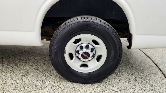 2019 GMC Savana Cargo Van RWD 2500 135'' with 6.0L V8 FlexFuel Engine & Bulkhead - 23002754 - 8