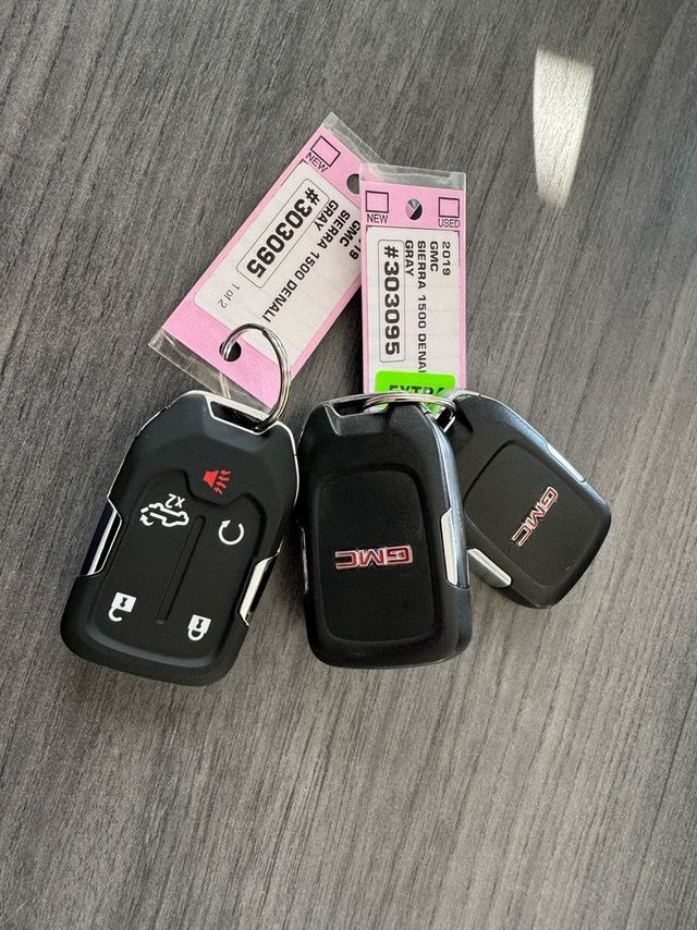 2019 GMC Sierra 1500 Denali Crew Cab 4WD - 22963051 - 29